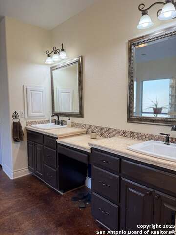 Image 18 of 27 For 17132 Bandera Rd. #7