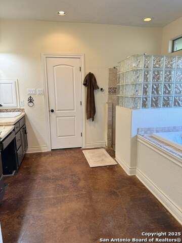 Image 23 of 27 For 17132 Bandera Rd. #7