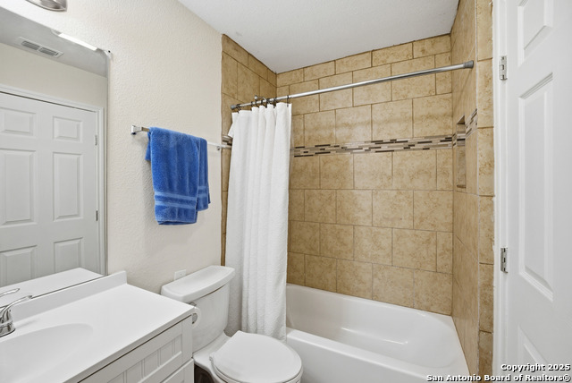 Image 22 of 28 For 5843 Sherbrooke Oak