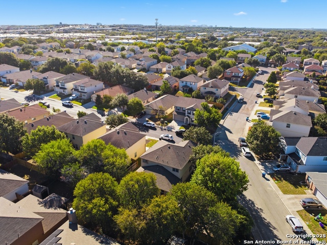 Image 27 of 28 For 5843 Sherbrooke Oak