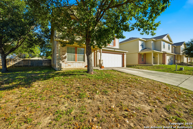 Image 3 of 28 For 5843 Sherbrooke Oak