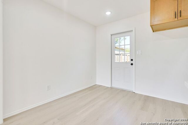 Image 13 of 27 For 519 Price