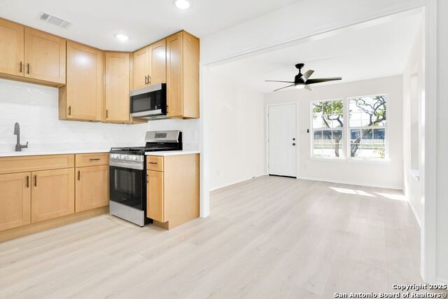 Image 14 of 27 For 519 Price