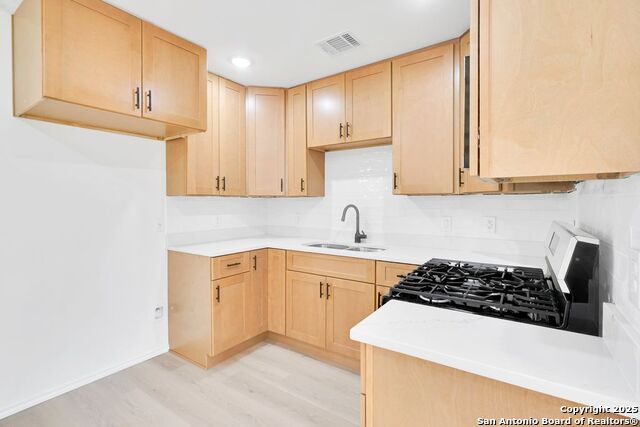 Image 15 of 27 For 519 Price