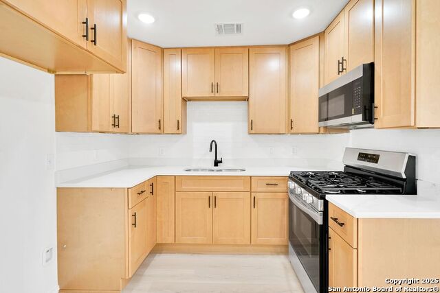 Image 2 of 27 For 519 Price