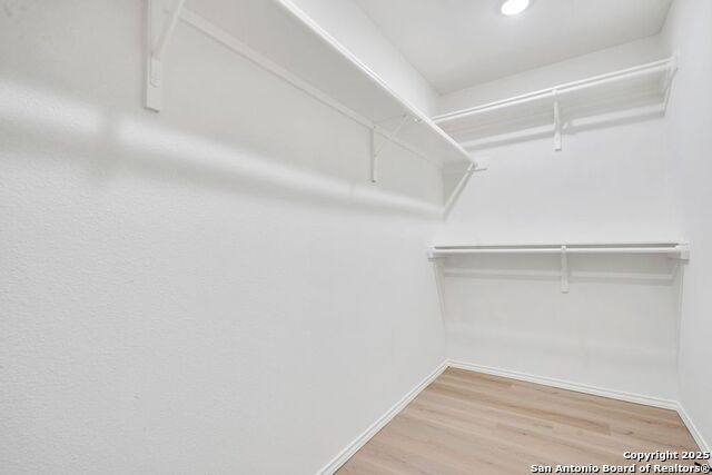 Image 22 of 27 For 519 Price