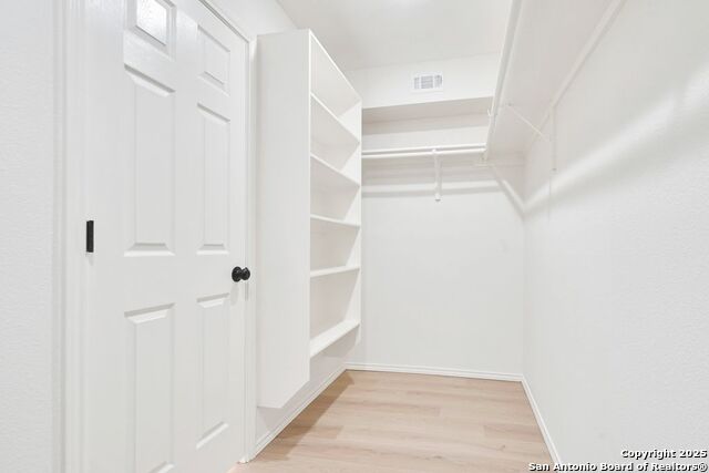 Image 23 of 27 For 519 Price