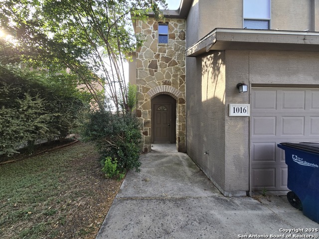 Image 24 of 25 For 1016 Brown Rock