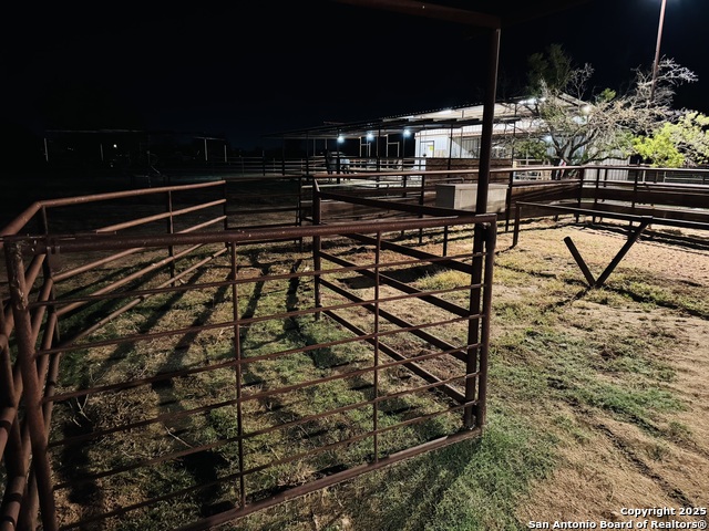 Image 32 of 36 For 10055 Fm 467