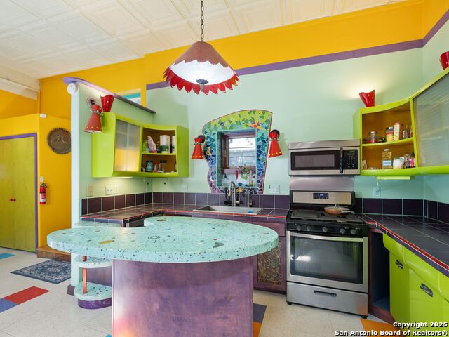 Image 18 of 40 For 1651 Woodlawn W