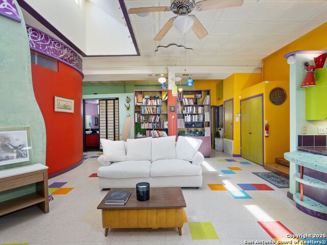 Image 19 of 40 For 1651 Woodlawn W