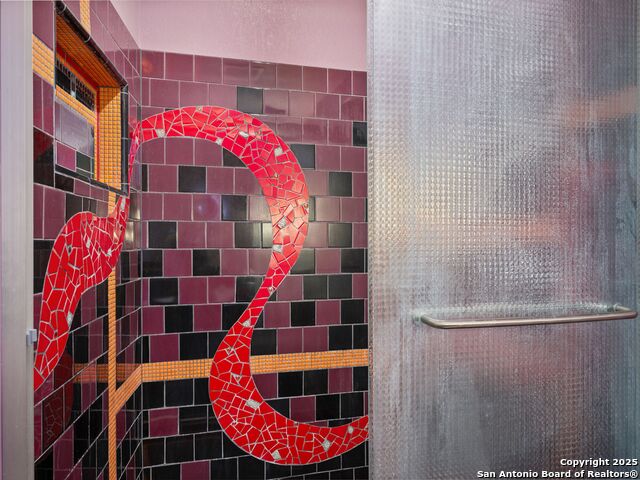 Image 23 of 40 For 1651 Woodlawn W