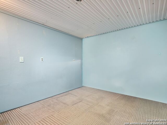 Image 34 of 40 For 1651 Woodlawn W