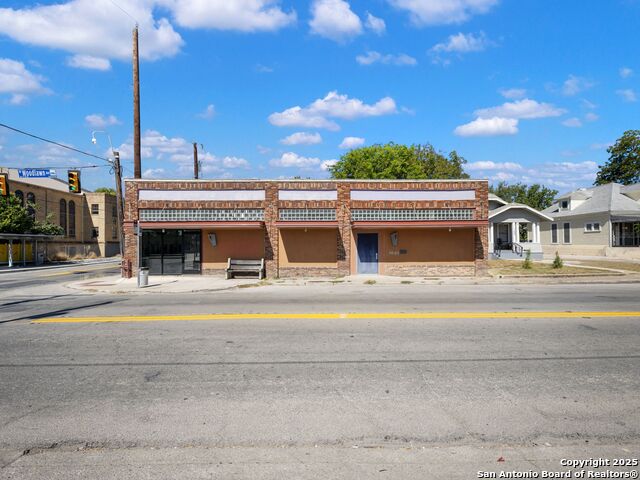 Image 38 of 40 For 1651 Woodlawn W