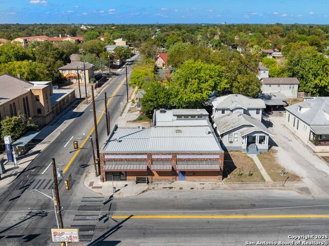 Image 39 of 40 For 1651 Woodlawn W