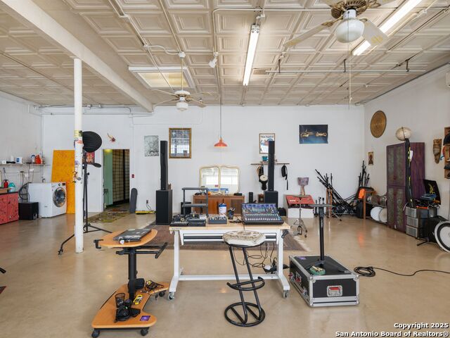 Image 7 of 40 For 1651 Woodlawn W