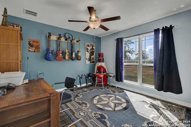 Listing photo id 8 for 2354 Fm 2438