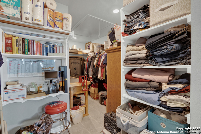 Listing photo id 10 for 2354 Fm 2438