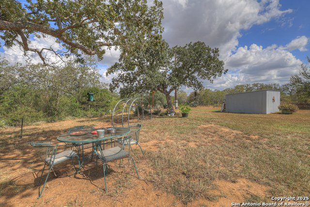 Listing photo id 16 for 2354 Fm 2438