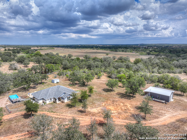 Listing photo id 29 for 2354 Fm 2438