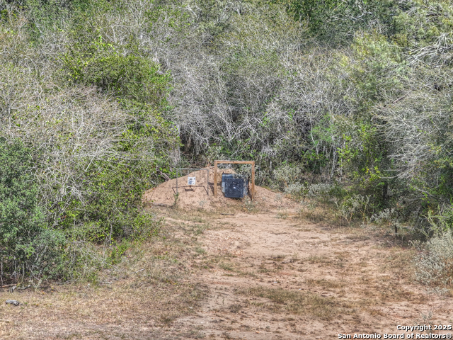 Listing photo id 32 for 2354 Fm 2438