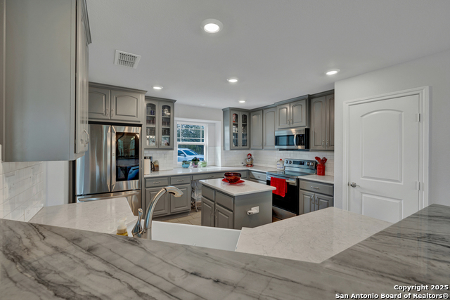 Listing photo id 2 for 2354 Fm 2438