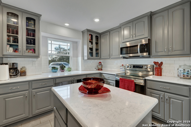 Listing photo id 3 for 2354 Fm 2438