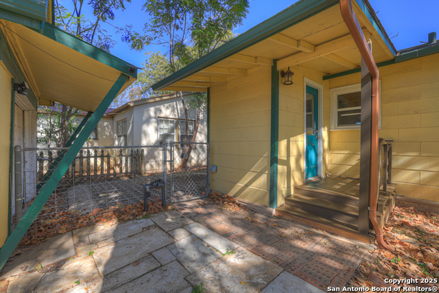 Listing photo id 19 for 927 Union Ave N