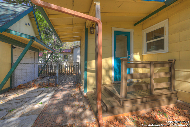 Listing photo id 20 for 927 Union Ave N