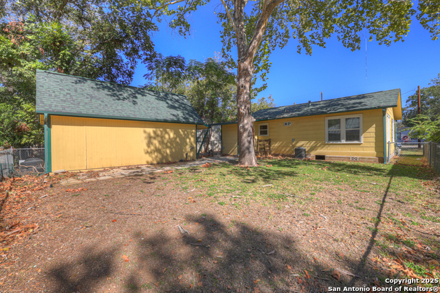 Listing photo id 22 for 927 Union Ave N