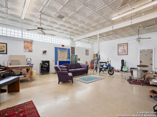 Image 11 of 40 For 1651 Woodlawn W