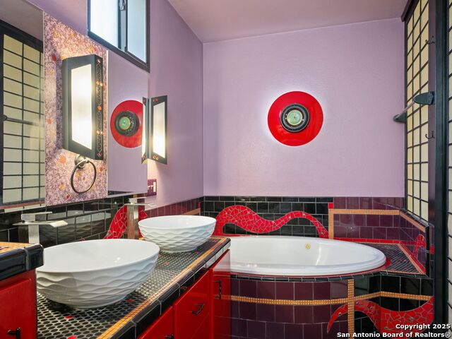 Image 22 of 40 For 1651 Woodlawn W