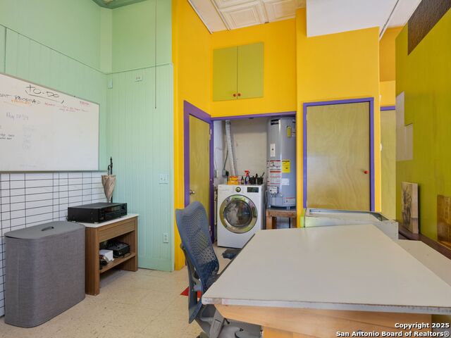 Image 25 of 40 For 1651 Woodlawn W