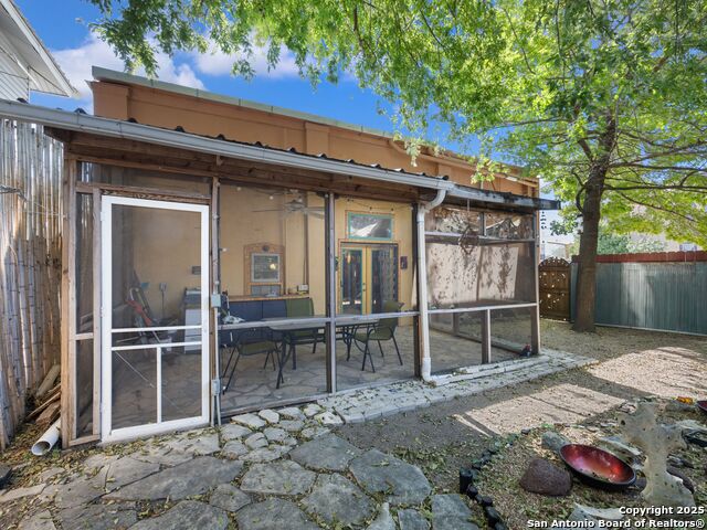 Image 28 of 40 For 1651 Woodlawn W