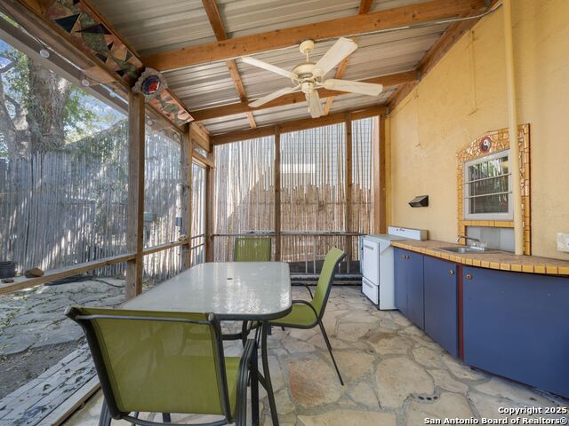 Image 31 of 40 For 1651 Woodlawn W