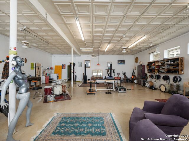 Image 5 of 40 For 1651 Woodlawn W