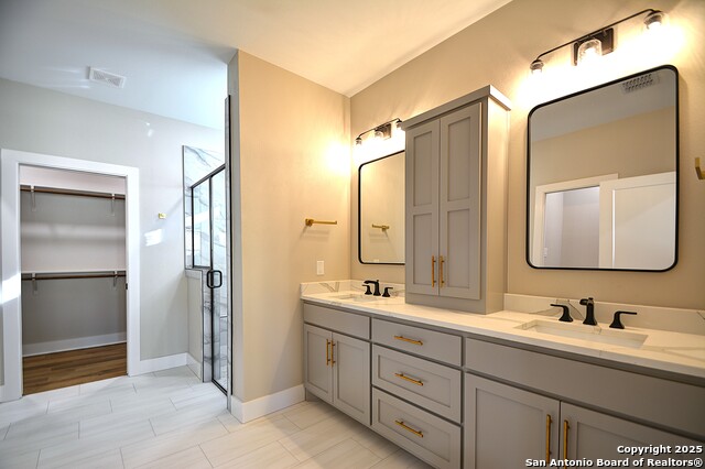 Listing photo id 18 for 1806 Chateau Ln