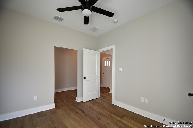 Listing photo id 28 for 1806 Chateau Ln
