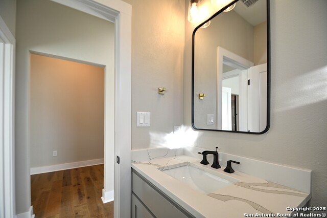 Listing photo id 32 for 1806 Chateau Ln