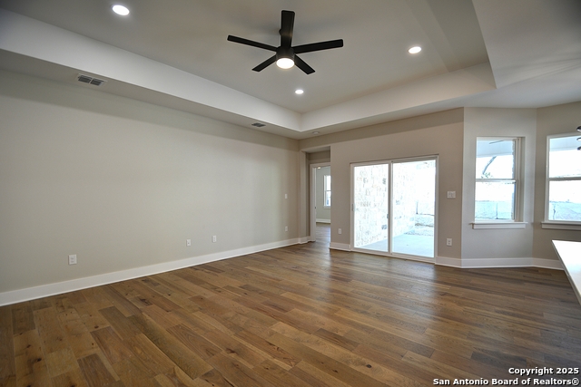 Listing photo id 2 for 1806 Chateau Ln