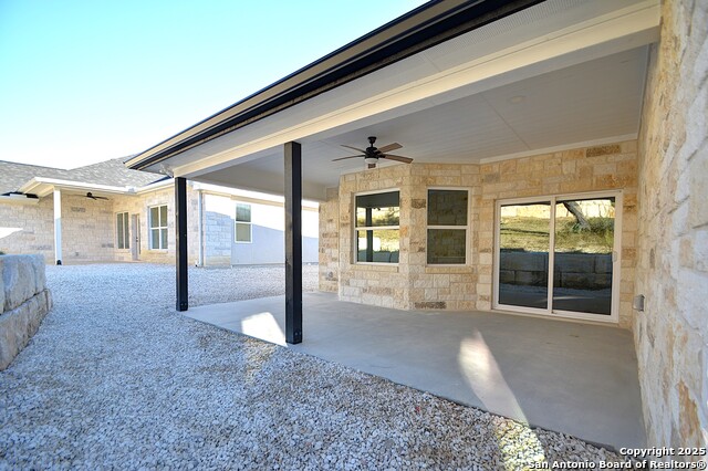 Listing photo id 39 for 1806 Chateau Ln