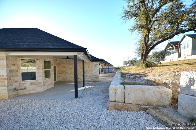 Listing photo id 40 for 1806 Chateau Ln