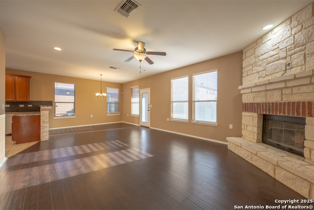 Image 2 of 28 For 7419 Primrose Post