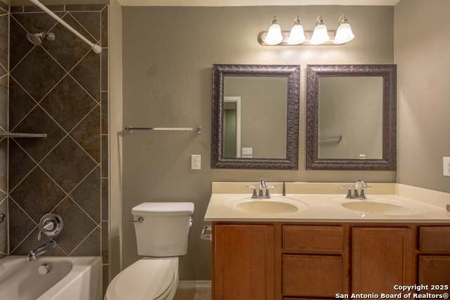 Image 23 of 28 For 7419 Primrose Post