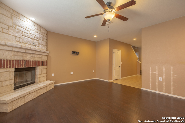 Image 4 of 28 For 7419 Primrose Post