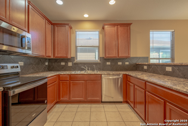 Image 9 of 28 For 7419 Primrose Post