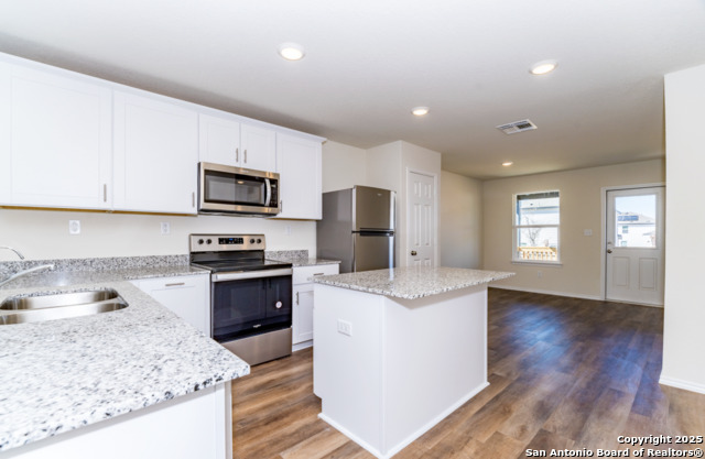 Image 10 of 27 For 5911 Rolling Glen