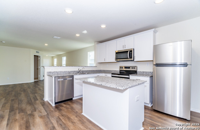 Image 12 of 27 For 5911 Rolling Glen