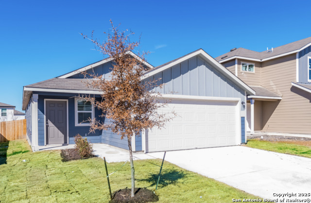 Image 2 of 27 For 5911 Rolling Glen