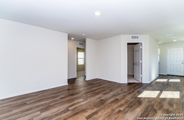 Image 7 of 27 For 5911 Rolling Glen